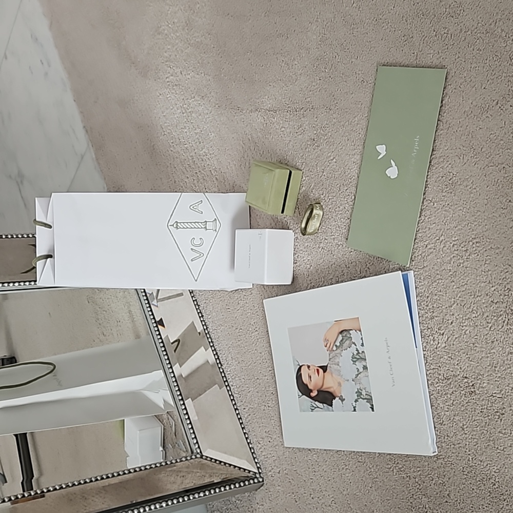Van Cleef & Arpels Gift Box Set NEW!!